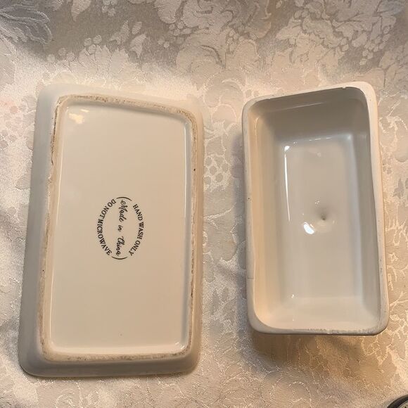 Butter Dish Quarter Pound White Yellow Pink Green Floral Design 7 Inches Long - Picture 4 of 4